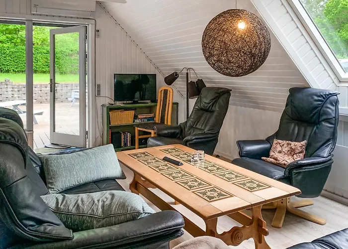 Feriehus 5 Bedroom In - D18001 *